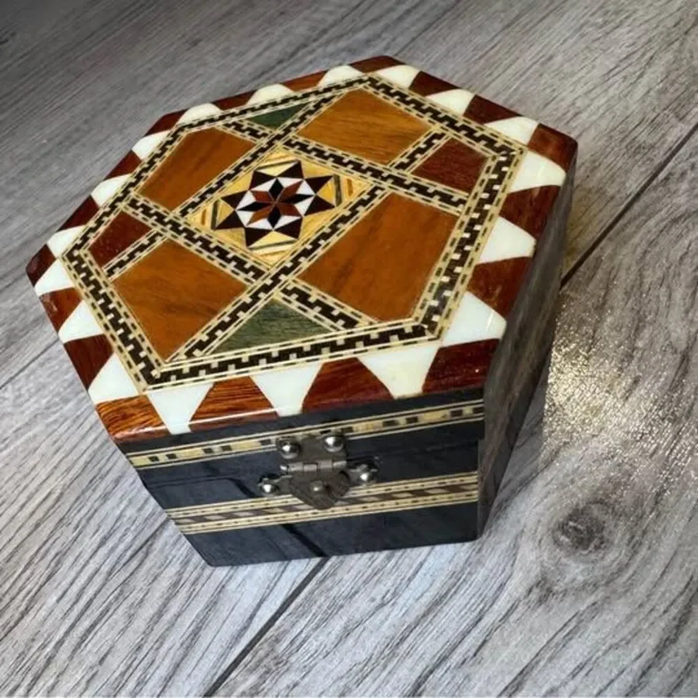Unbranded beautiful handcrafted